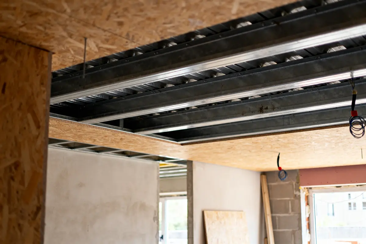 Portée maximum plafond autoportant M48 : Limites et astuces