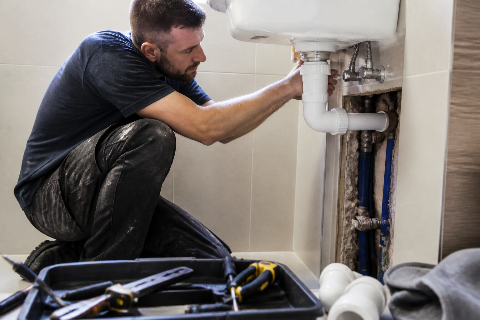 Faire de la plomberie chez soi : quels sont les outils indispensables ?